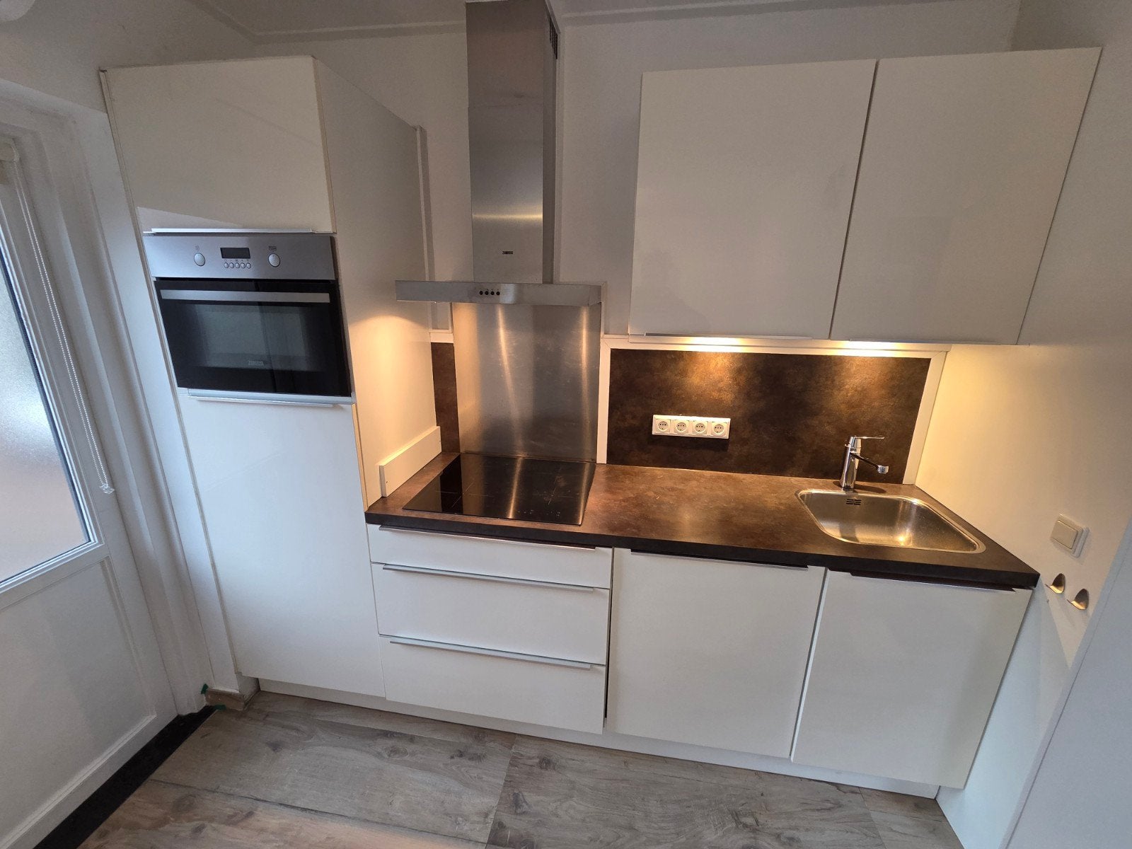 Moderne witte keuken, Huis en Inrichting, Ophalen, Zo goed als nieuw, Wit