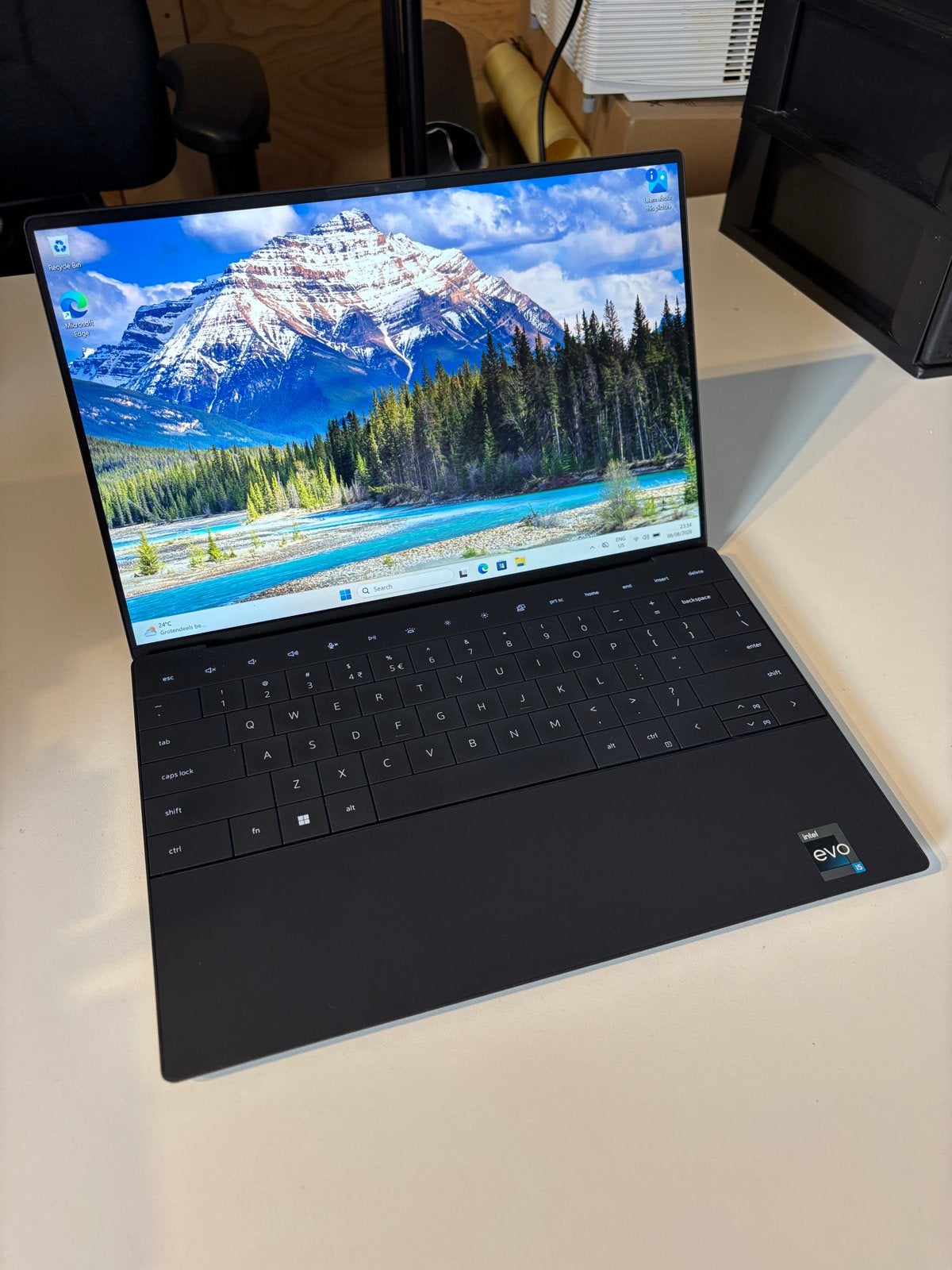 Dell XPS 9320 Plus uit 2023 - i5, 16GB RAM, 512GB SSD, Met videokaart, 2 tot 3 Ghz, Qwerty, 13 inch
