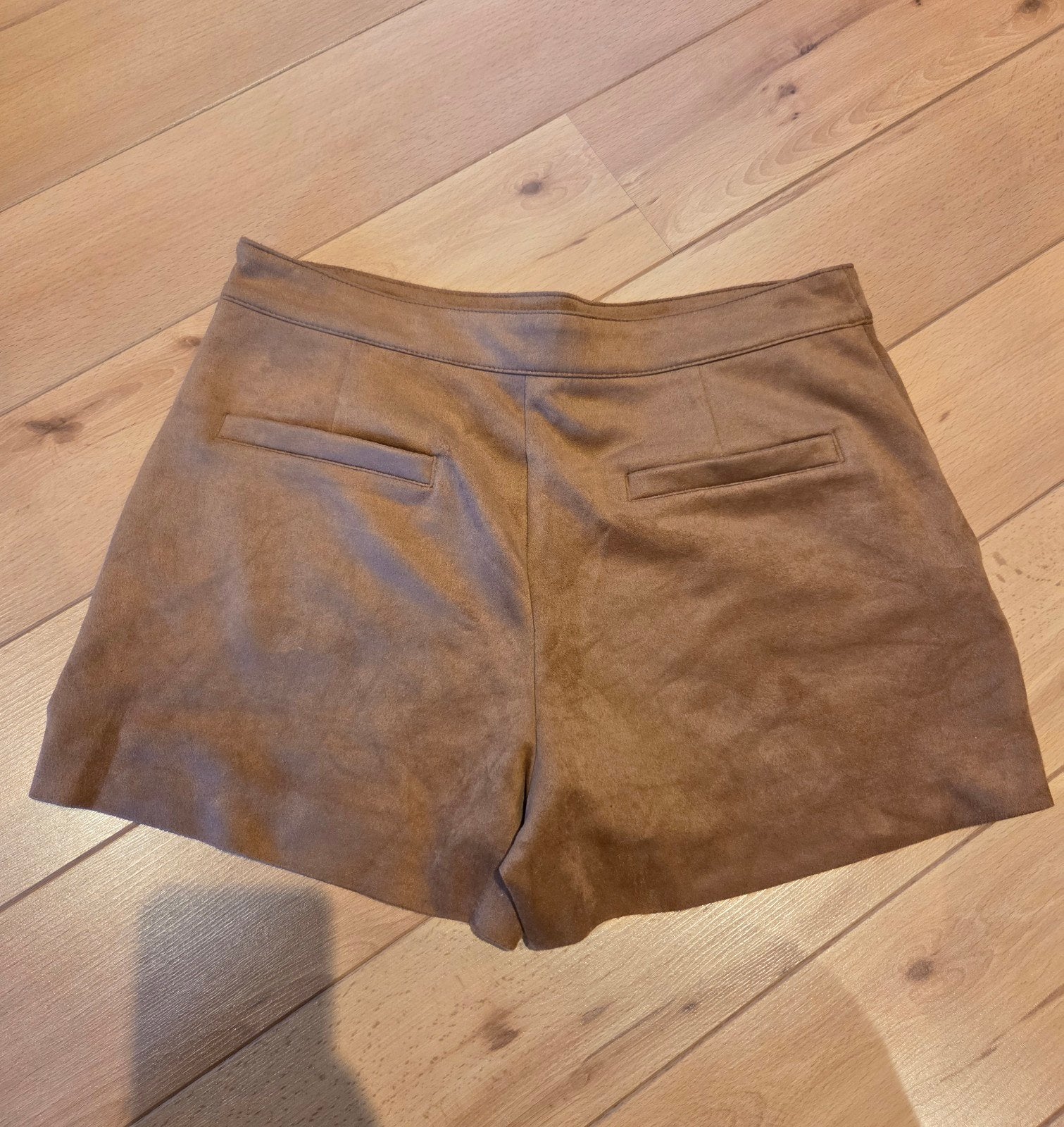 COSTES suède-look short cognac/camelbruin maat 36, Ophalen of Verzenden, Zo goed als nieuw, Maat 36 (S), COSTES