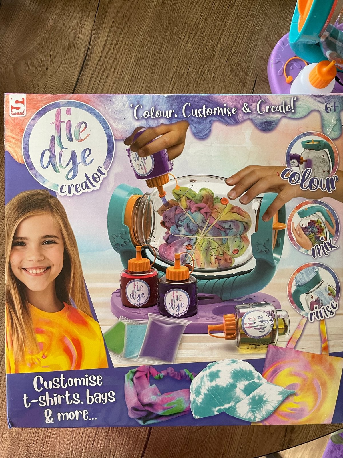 Tie-Dye Creator Set - Maak je eigen Tie-Dye kleding!, Ophalen of Verzenden, Zo goed als nieuw, Knutselen