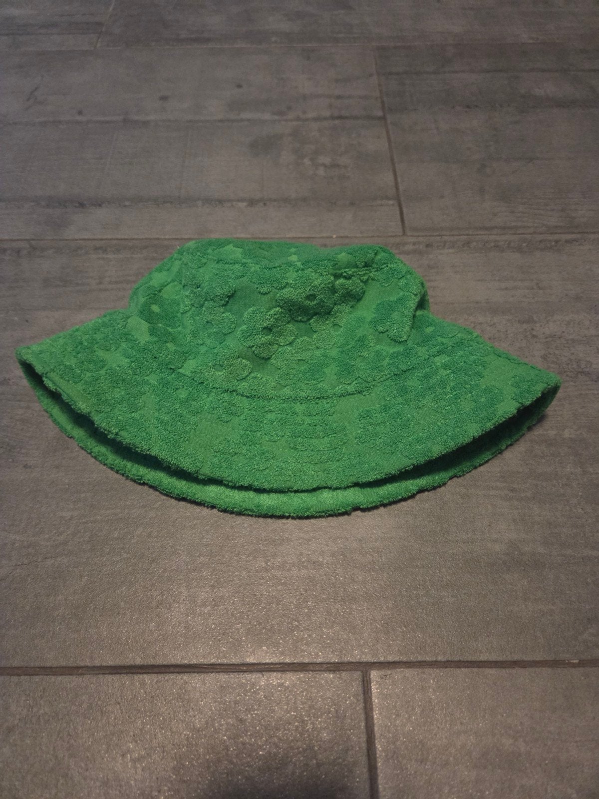 Groene badstof bucket hat van Primark, Primark, Hoed, Ophalen of Verzenden, Zo goed als nieuw