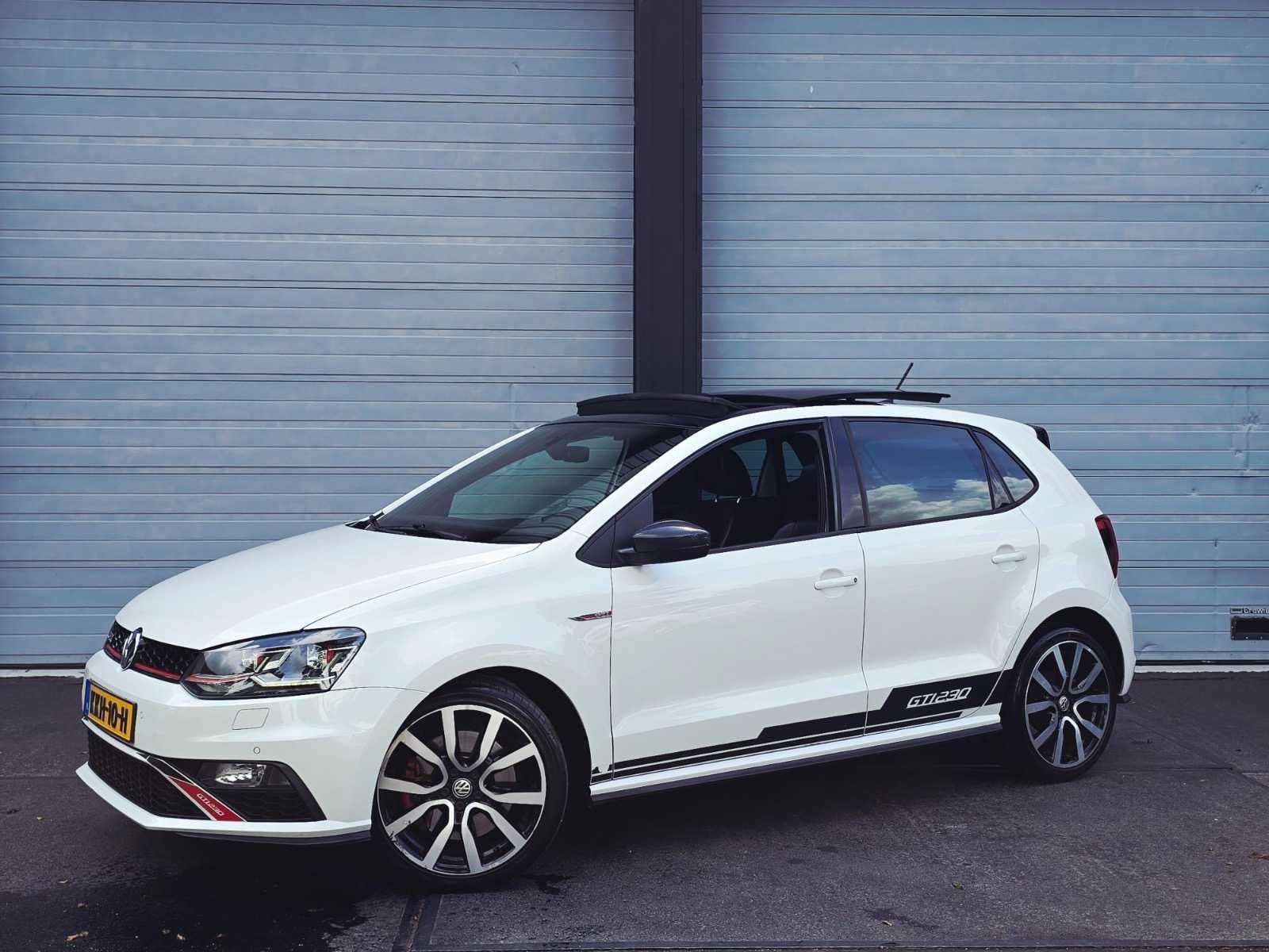 2016 Volkswagen Polo 1.8 TSI GTI AUTOMAAT Personenauto, Auto's, Gebruikt, Euro 6, Wit, Bedrijf