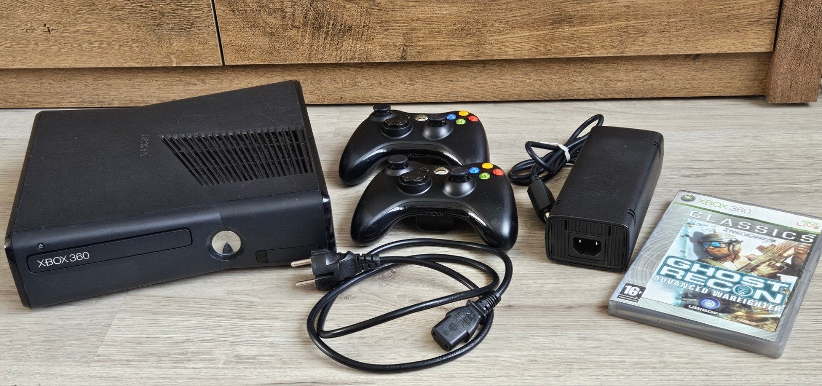Xbox 360 met controllers en Ghost Recon advanced warfighter, Met 2 controllers, Ophalen of Verzenden, 120 GB, Gebruikt