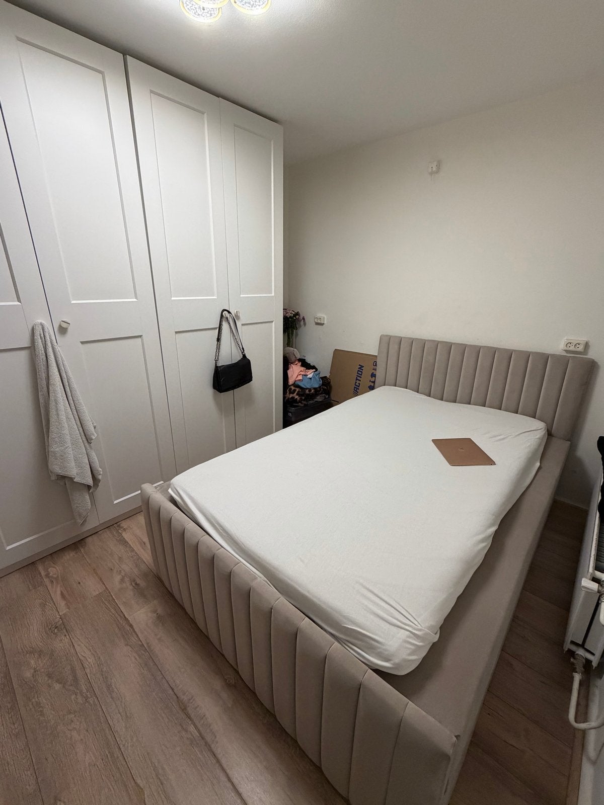 Luxe Boxspring 140x200 cm, Huis en Inrichting, Ophalen, Beige, Tweepersoons, 140 cm