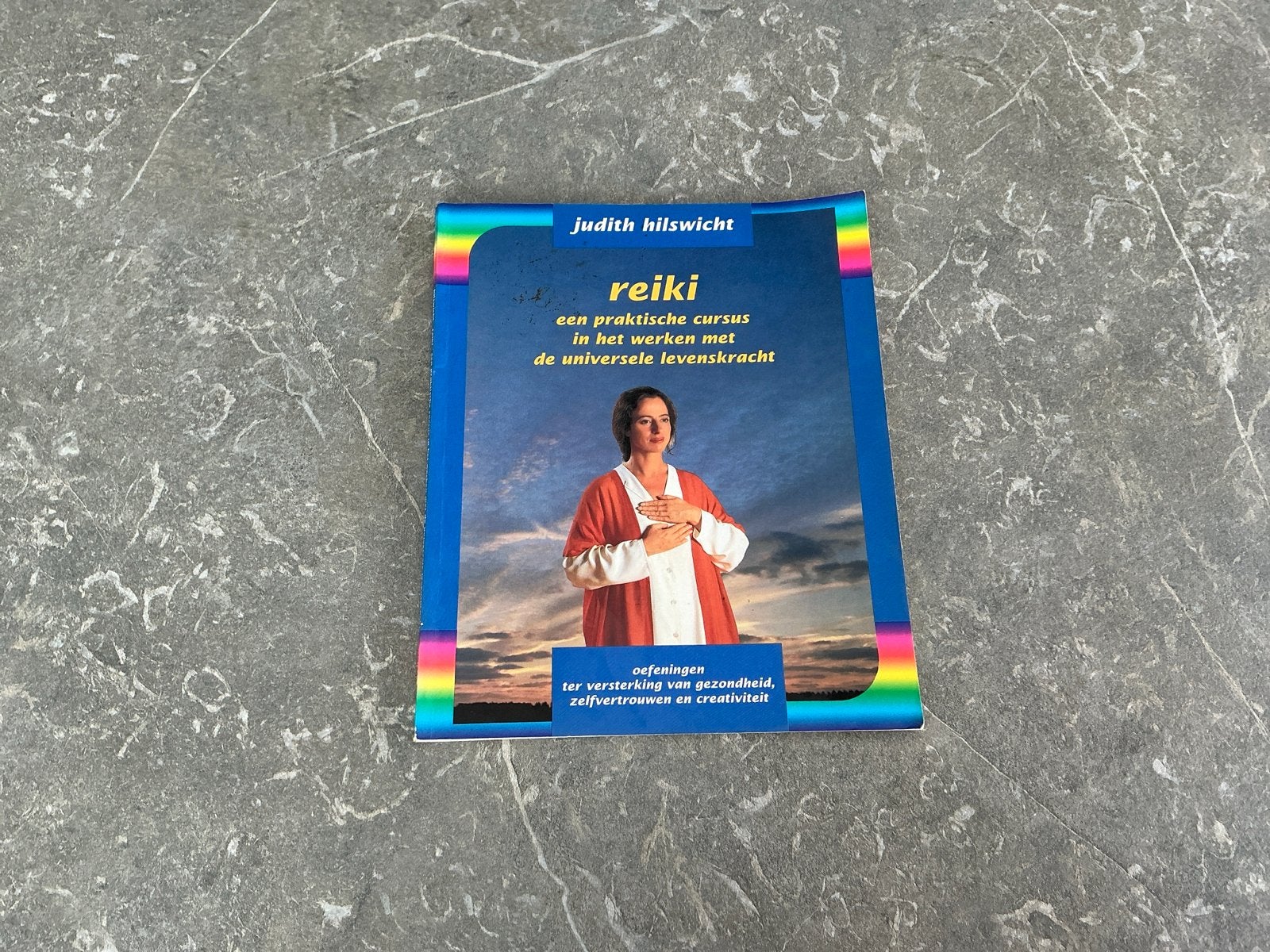 Reiki: Een praktische cursus in het werken met levenskracht, Ophalen of Verzenden, Gelezen, Spiritualiteit algemeen, Instructieboek