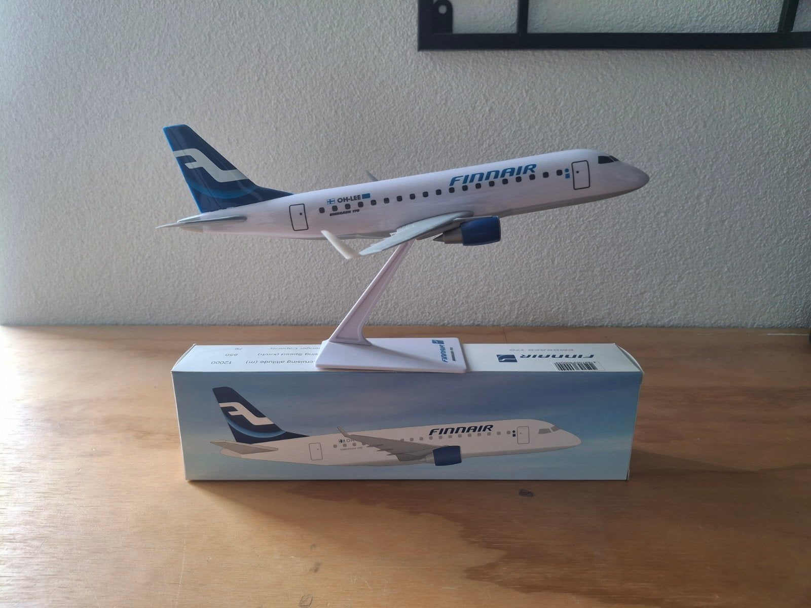 Finnair Embraer E170 Schaalmodel 1:200, Overige merken, 1:200 of kleiner, Ophalen of Verzenden, Zo goed als nieuw