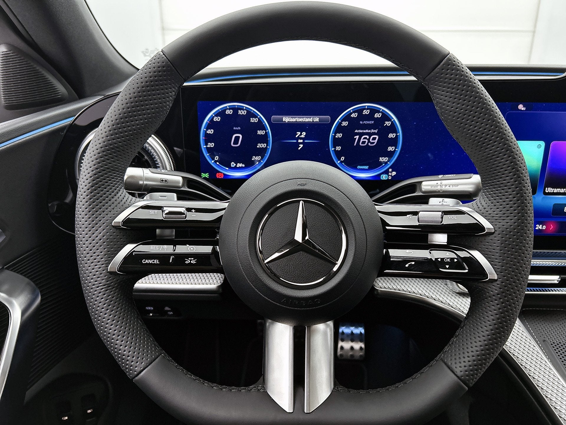 Foto 17 van Mercedes-Benz C-Klasse 400 4MATIC Launch Edition 94 kWh | Ni