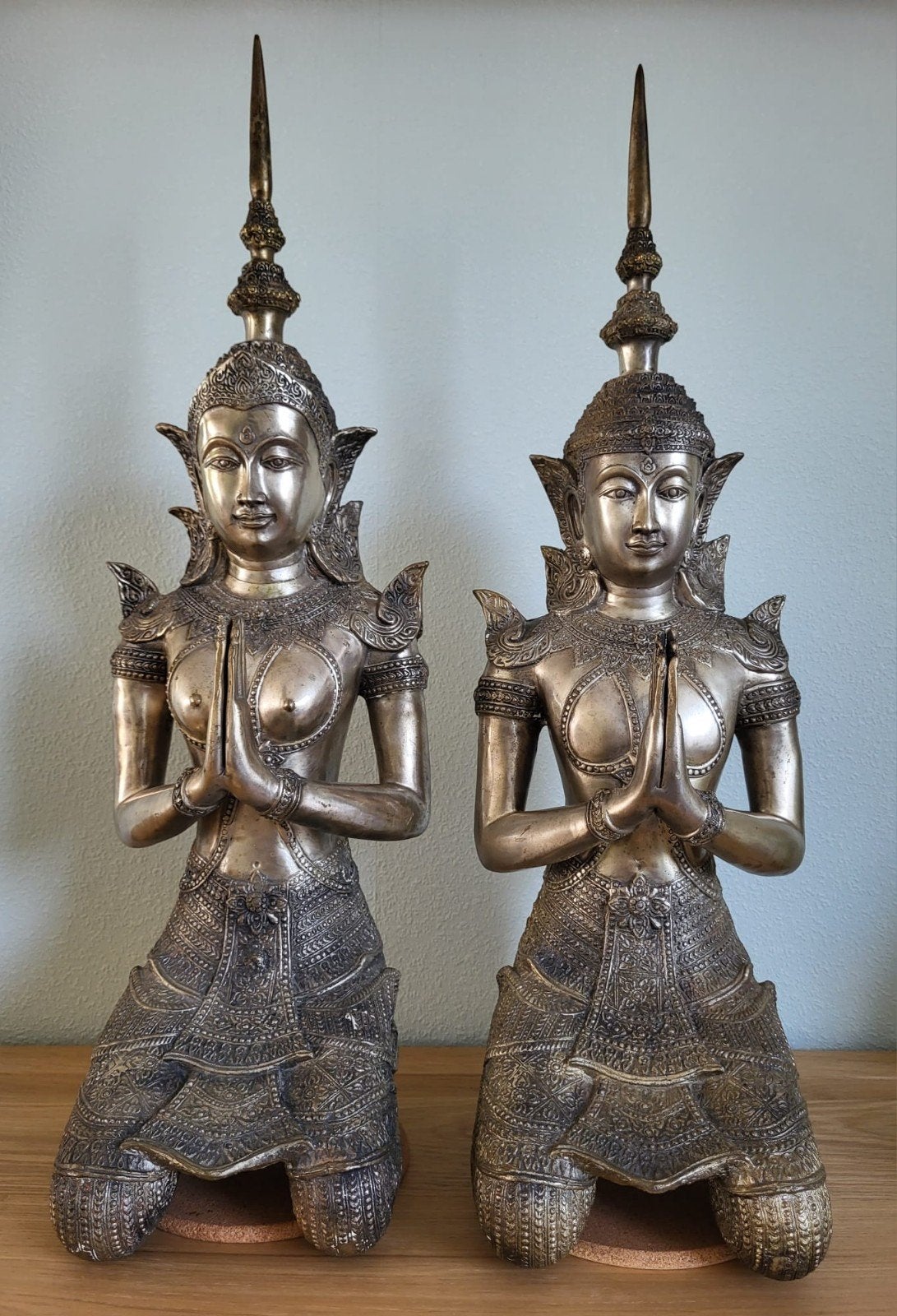 Set van 2 Tempelwachters - Man en Vrouw - 70/71,5 cm, 50 - 100 cm, Handgemaakt, Beeld, Metaal