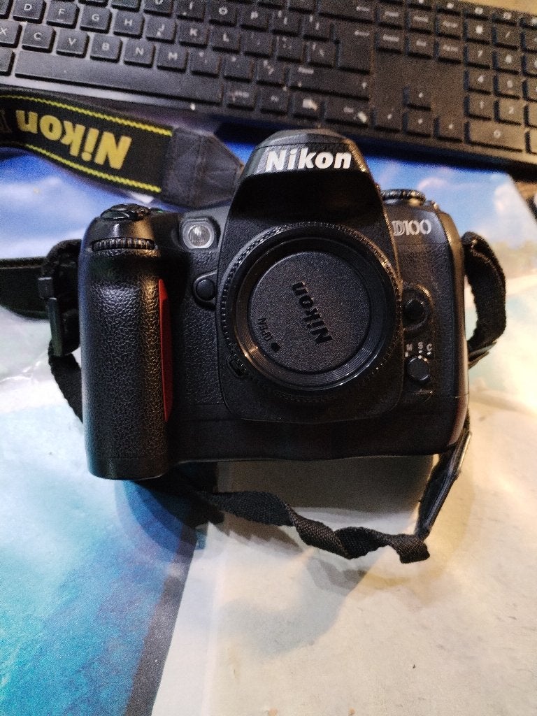 nikon d100 zonder lens, Audio, Tv en Foto, Fotocamera's Digitaal, Gebruikt, Nikon, 8 keer of meer, Ophalen
