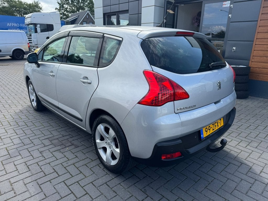 Peugeot 3008 1.6 Active Automaat,16Inch,Cruise,Pdc,Panodak H, Euro 5, Stof, Gebruikt, Parkeersensor