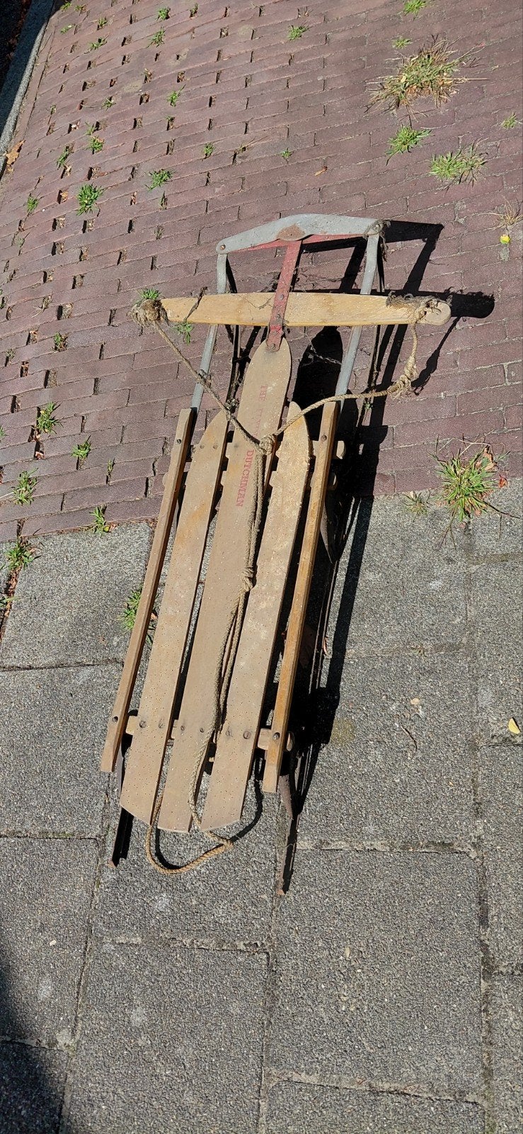 Klassieke vintage houten slee met metalen glijders, ook wel, Ophalen