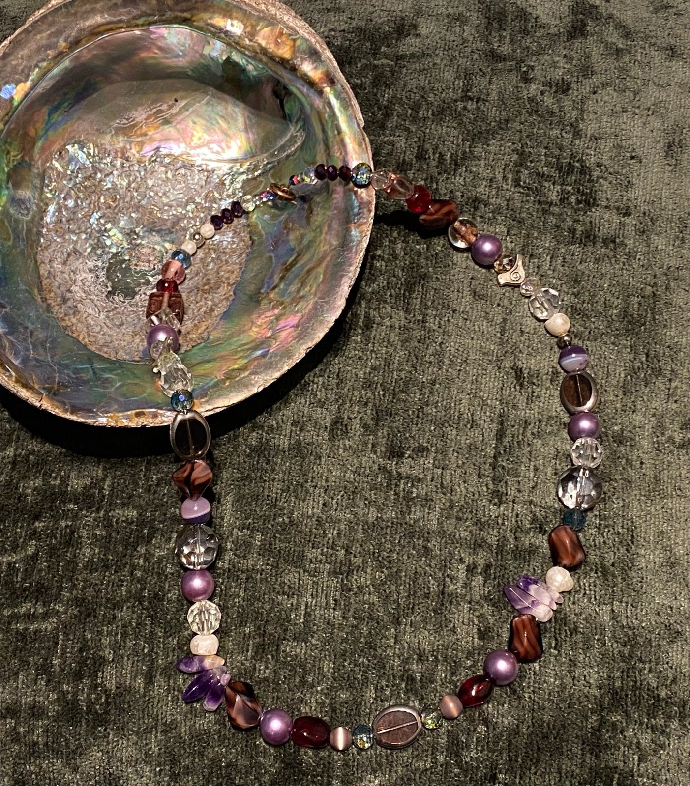 Handgemaakte ketting met amethist, parels en glaskralen, Sieraden, Tassen en Uiterlijk, Kettingen, Paars, Nieuw, Ophalen of Verzenden