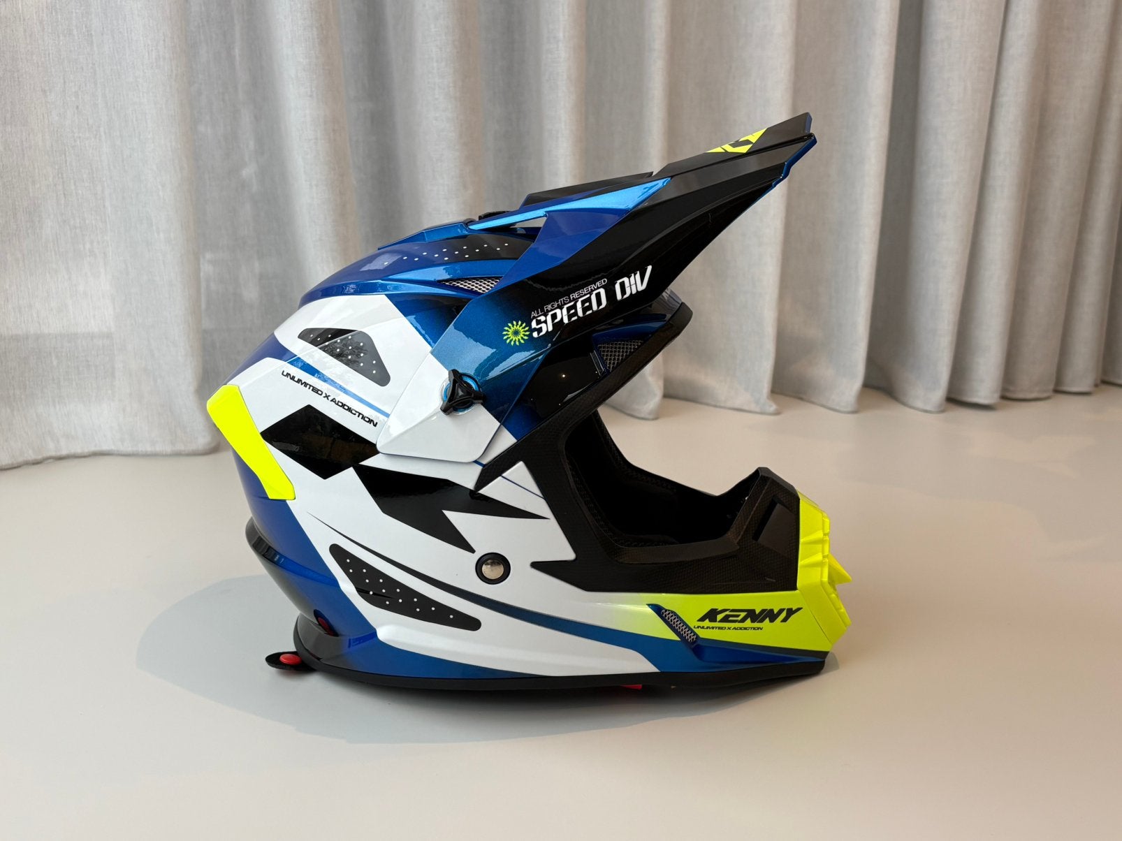 NIEUW Kenny Track jeugd crosshelm kinder helm motocross, Motoren, Kleding | Motorhelmen, Overige merken, Kinderen, Offroadhelm