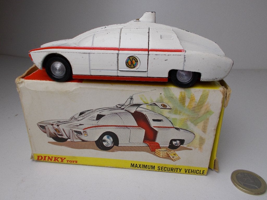 1968 Dinky Toys 105 MAXIMUM SECURITY VEHICLE +ORIG. DOOS (B)