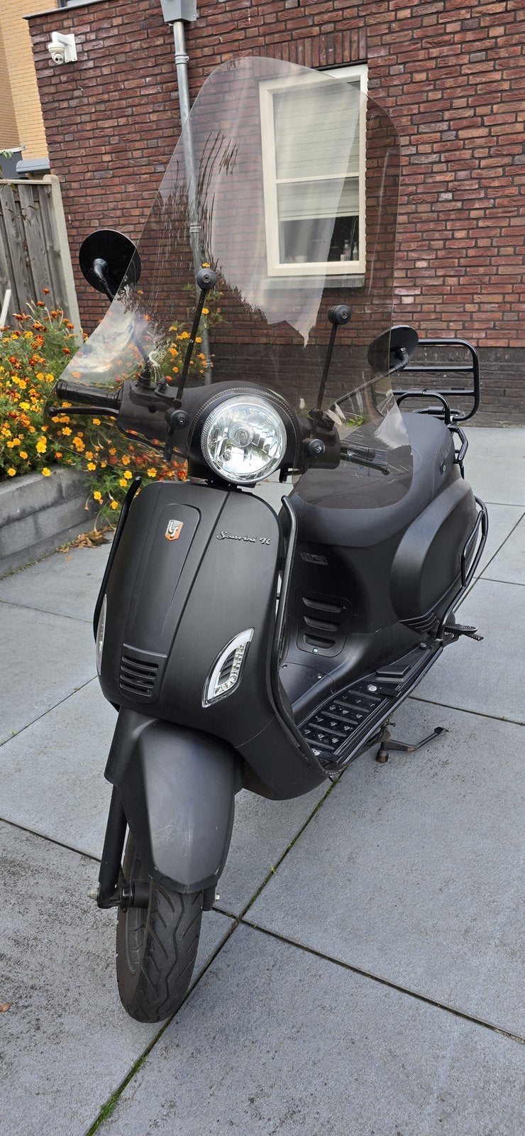 La Souris Sourini R scooter 2020 incl. zwart windslot & helm, Fietsen en Brommers, Snorfietsen en Snorscooters, Gebruikt, Benzine