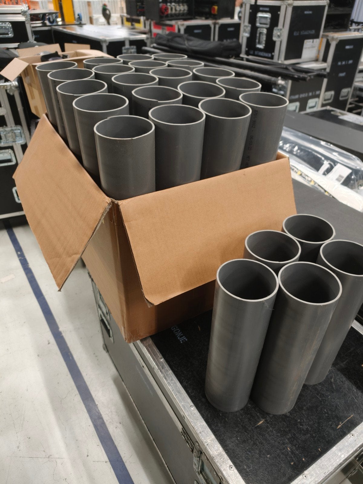 25 PVC buizen, grijs, 37cm met een diameter van 11cm, Gebruikt, Pvc, Ophalen of Verzenden, Minder dan 2 meter