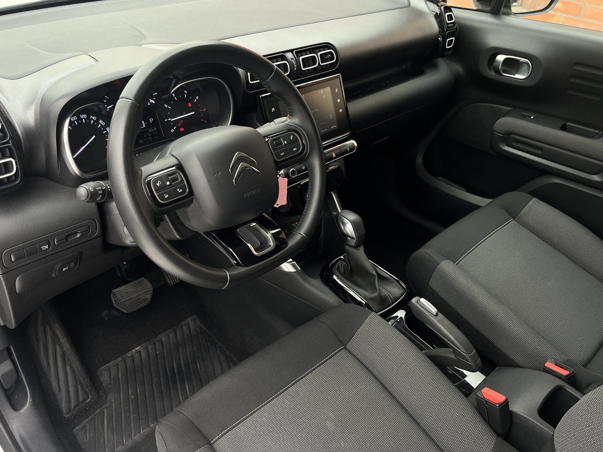 Citroën C3 Aircross PureTech 130 Plus Automaat | Carplay/An, Auto's, 12 maanden, Stof, Gebruikt, Zwart