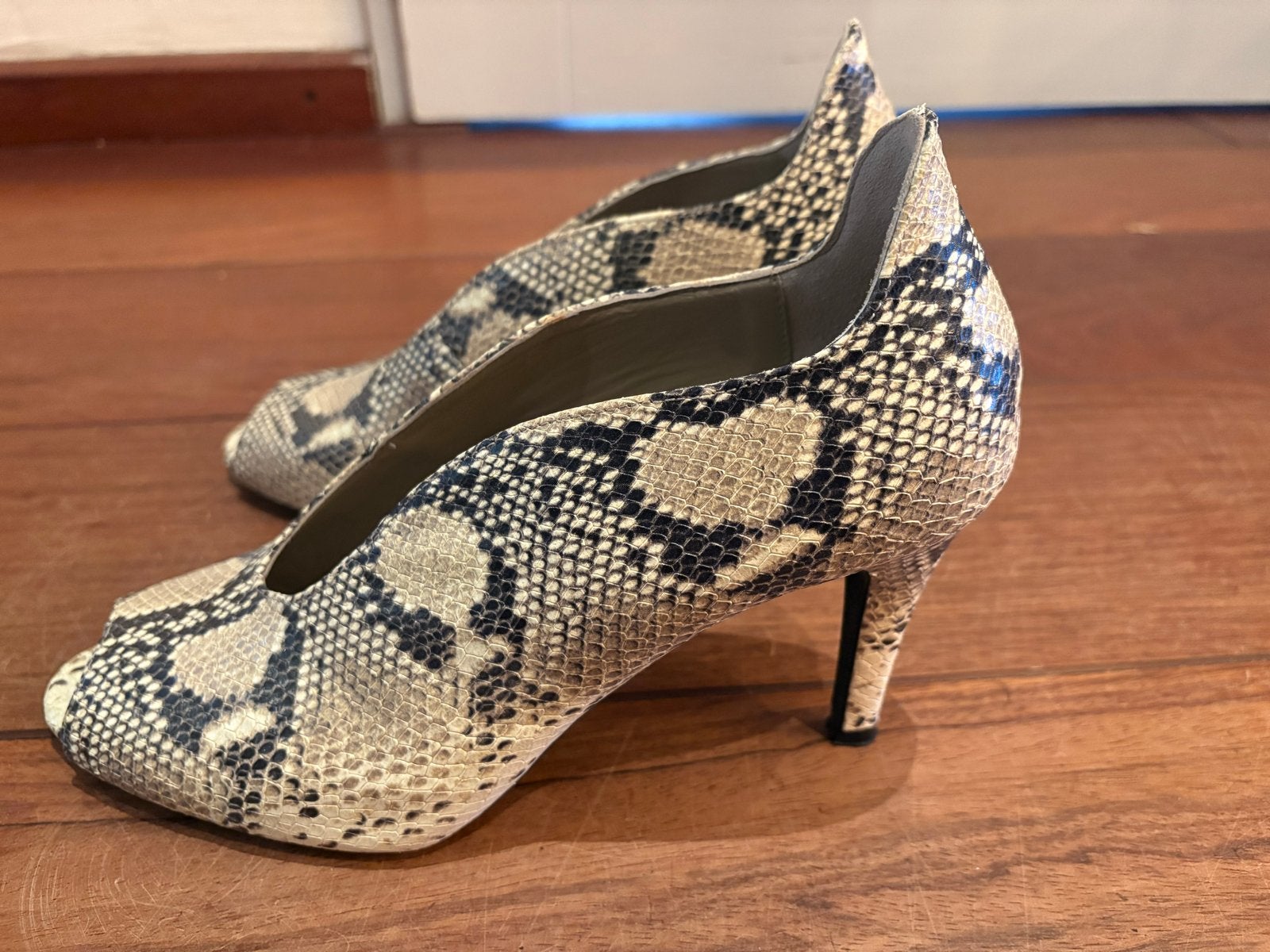 Stijlvolle slangenprint pumps (Toral) - Maat 40, Ophalen of Verzenden, Zo goed als nieuw, Beige, Pumps