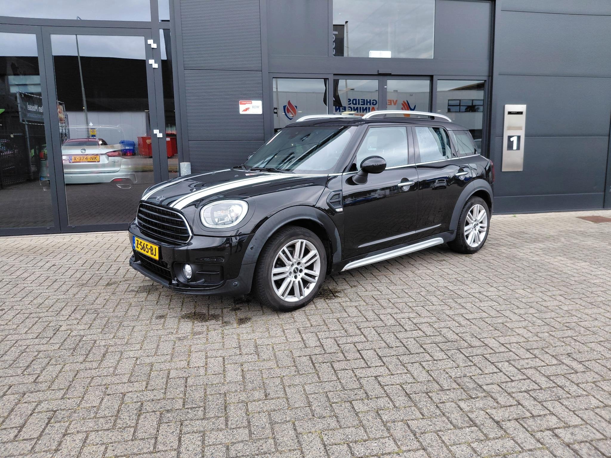 MINI Countryman One 1.5 Aut. Chili | Navi | Camera | Led Kop, 12 maanden, Gebruikt, Countryman, Zwart