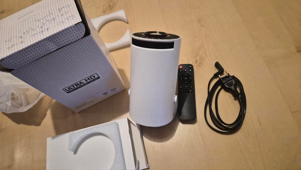 Projector HY300 Android 11 - Home Cinema overal, Ophalen of Verzenden, Gebruikt, HY300