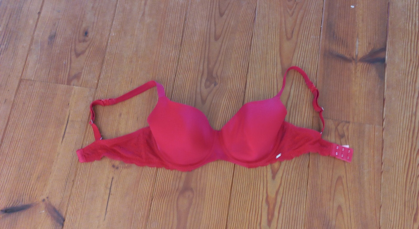 Rood lingeriesetje maat 85F (bh) en maat M (slip), Ophalen of Verzenden, Rood, BH