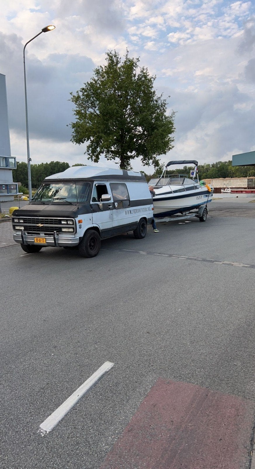 Chevrolet Camper Van LPG - Camper Kenteken 800km Bereik apk, Buscamper of Camperbus, Particulier, LPG, 5 tot 6 meter