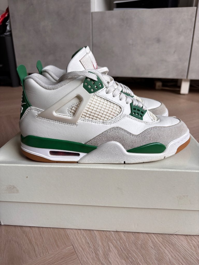 Air Jordan 4 SB Pine Green maat 42, Wit, Air Jordan, Ophalen of Verzenden, Sneakers of Gympen