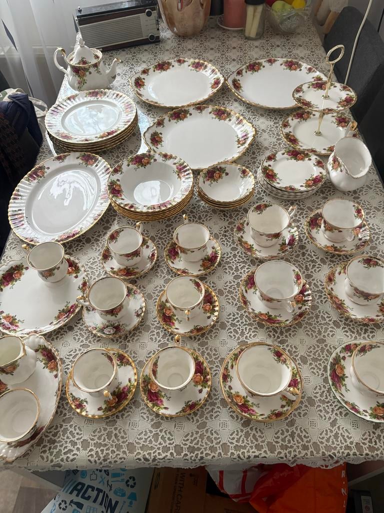 Royal Albert Old Country Roses Servies - 42 Stuks, Ophalen of Verzenden