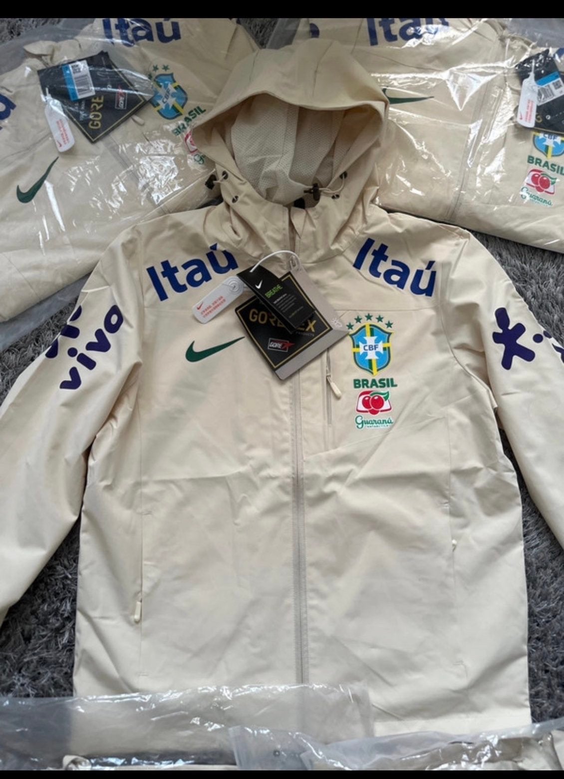 Nike Brazilië GORE-TEX Windbreaker - Nieuw (XS), Ophalen of Verzenden, Nieuw, Maat 46 (S) of kleiner, Wit