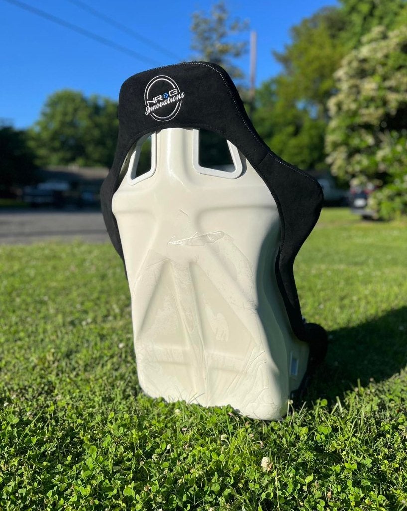 NRG Prisma Ultra Yaba Zwart wit suede Kuipstoel Sportstoel, Auto diversen, Ophalen of Verzenden
