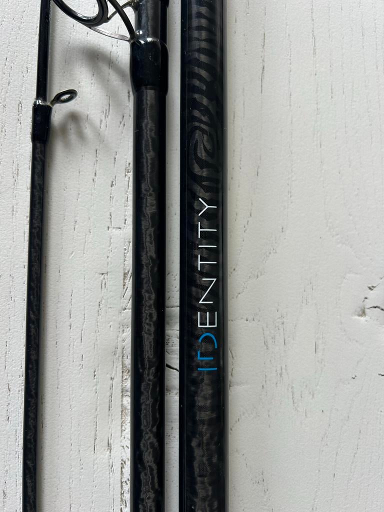 Identity Accelerate Feeder Hengel 13'10" (415cm), Ophalen, Zo goed als nieuw, Werphengel