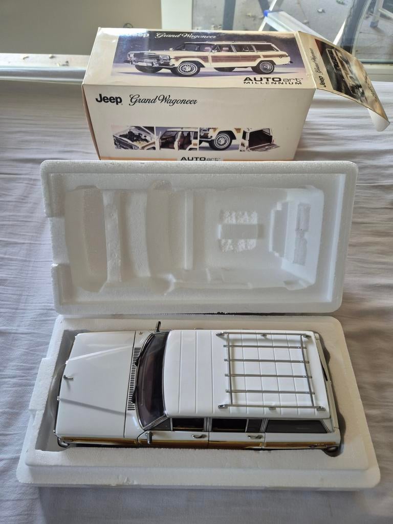 1:18 Jeep Grand Wagoneer 1989 Autoart 74001 ovp, Hobby en Vrije tijd, Modelauto's | 1:18, Ophalen of Verzenden, Gebruikt, Auto