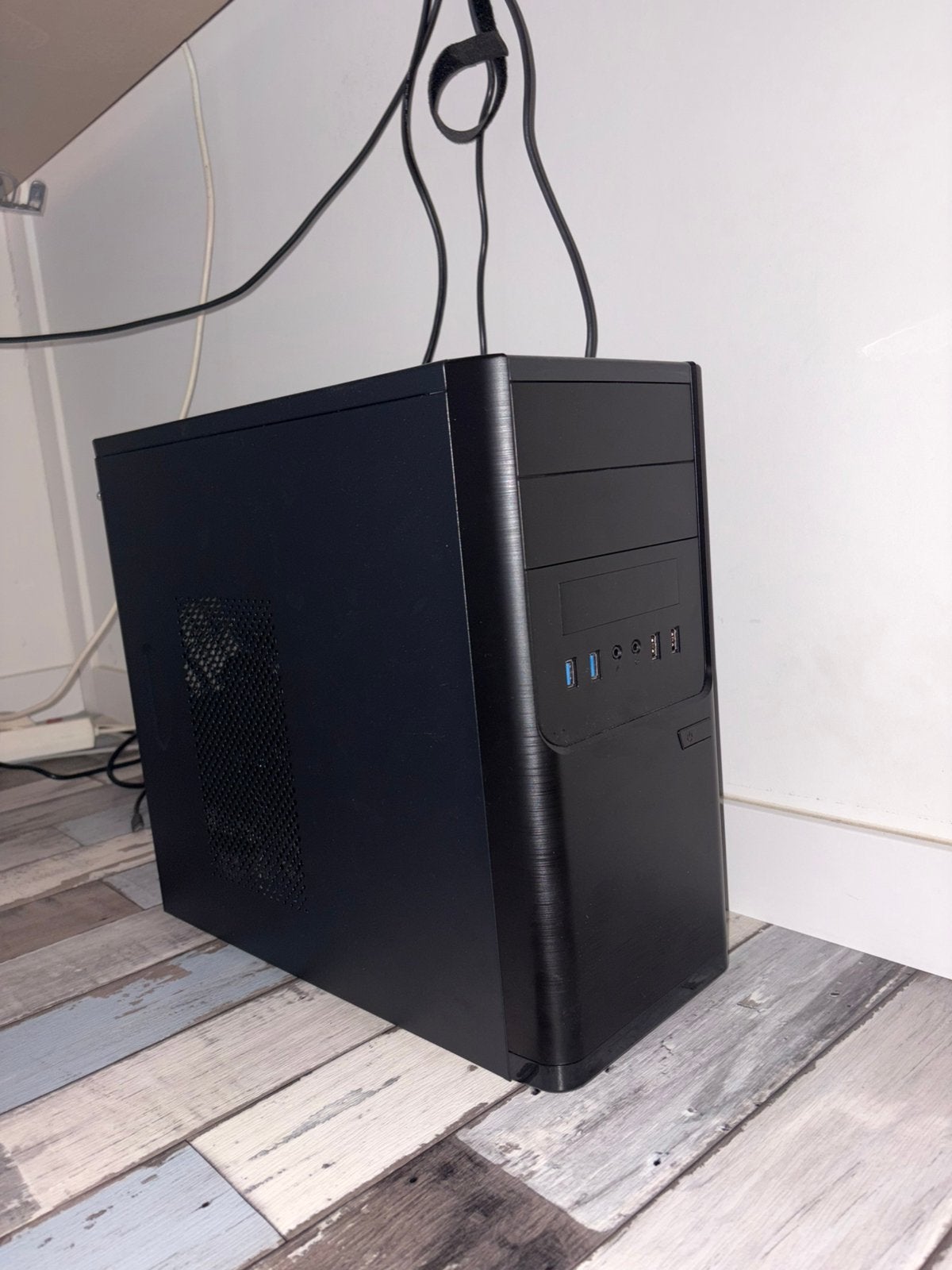 Gaming PC Ryzen 7 8700F / RTX 5060 / 16GB DDR5, Ophalen of Verzenden, Zo goed als nieuw, Gaming, SSD