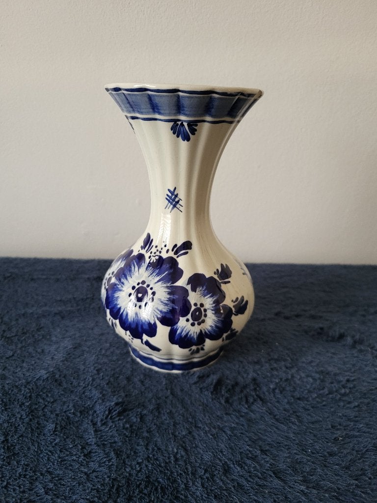Mooi Delfts Blauw stijl vaasje met nummer 82, Verzenden