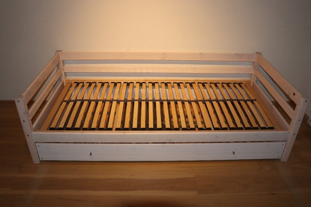 Lifetime 90x200 whitewash kinderbed met slaaplade HIT ZGAN, 85 tot 100 cm, Zo goed als nieuw, 180 cm of meer, Ophalen