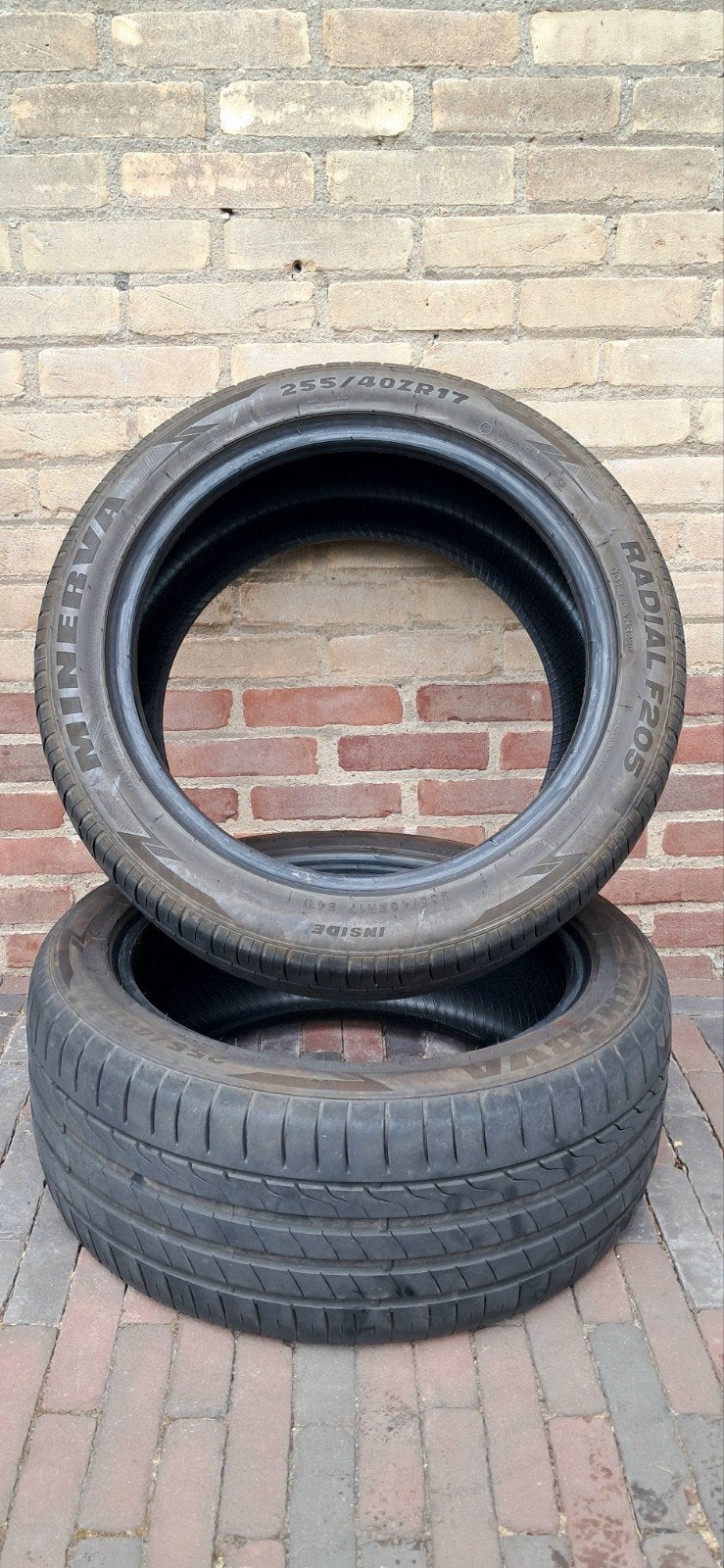 2 Minerva Radial F205 zomerbanden 255/40 ZR17 (2x6mm), Auto-onderdelen, Ophalen, Gebruikt, 255 mm, 17 inch