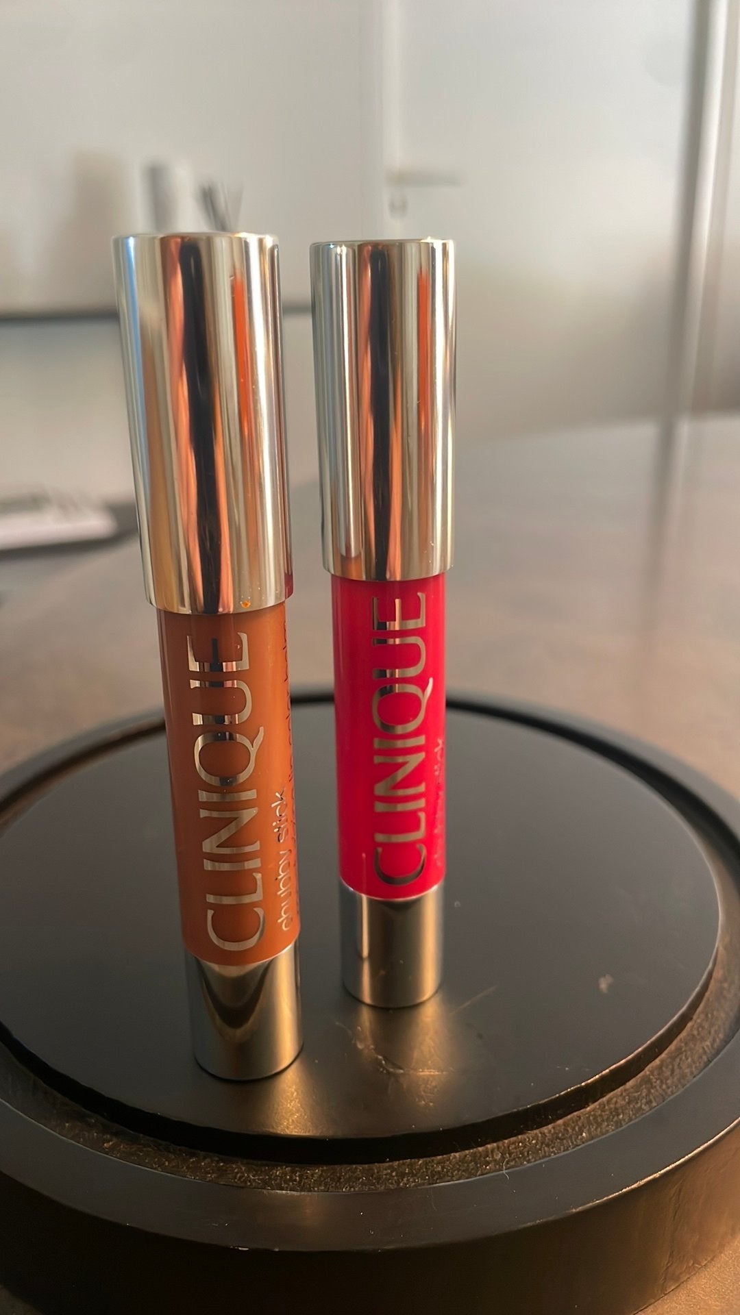 Clinique chibby stick 02 en 05, Ophalen of Verzenden, Nieuw, Lippen, Make-up