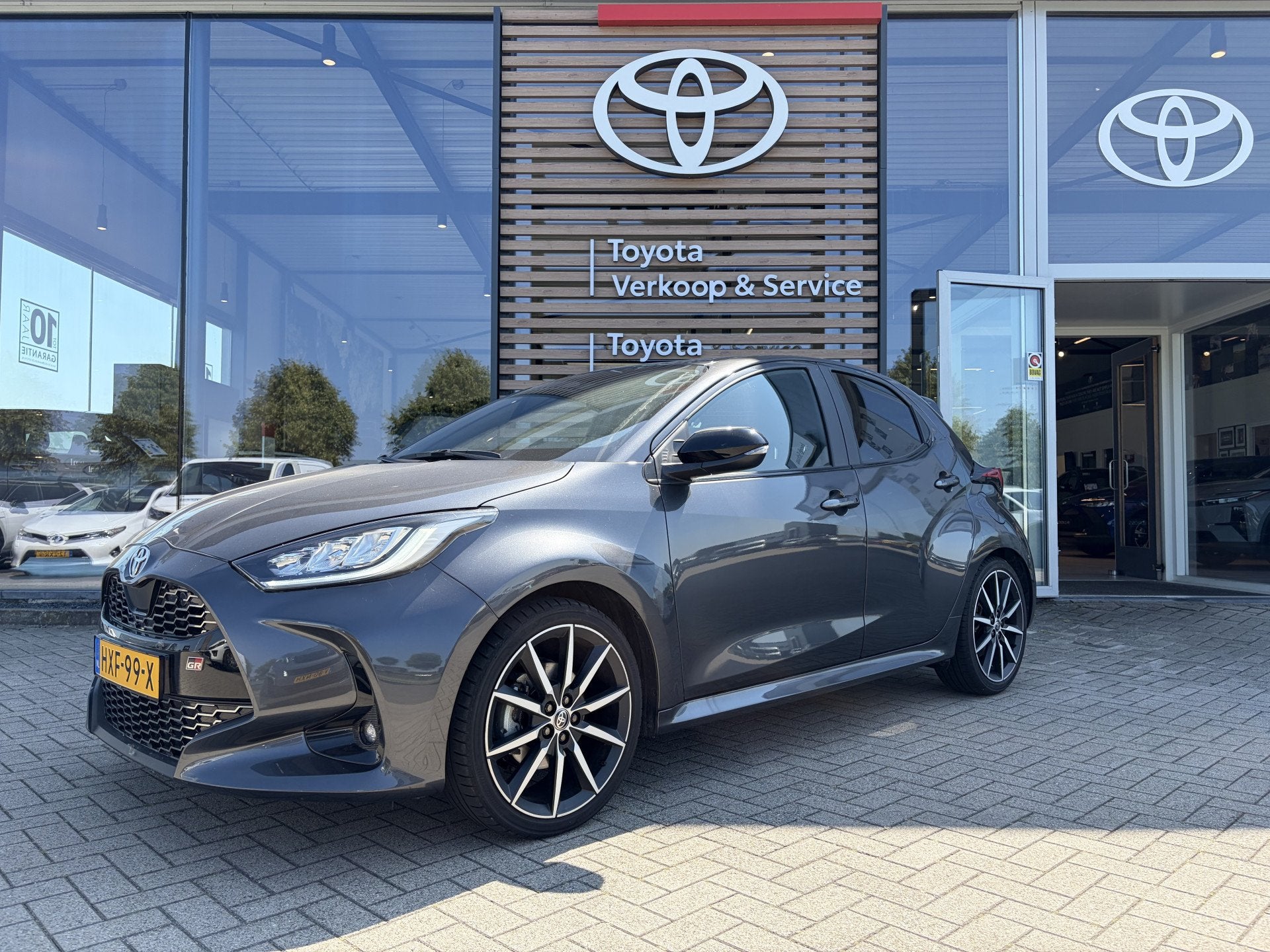 Toyota Yaris 1.5 Hybrid 130 GR SPORT Automaat 130pk | Apple, Auto's, Toyota, 450 kg, Gebruikt, 23 km/l, Bedrijf