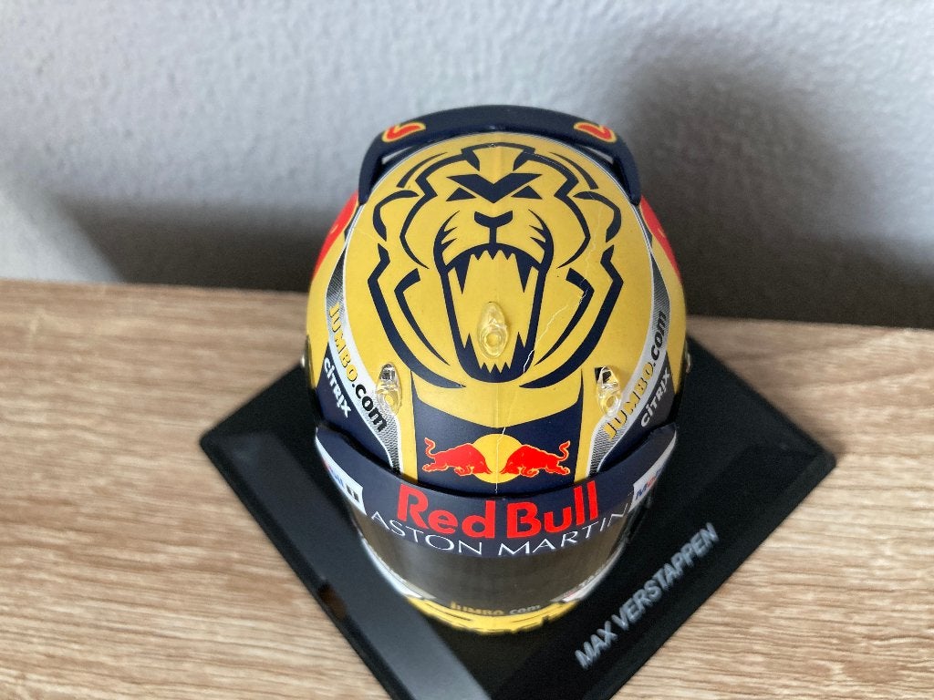 Max Verstappen 1:5 Winner Oostenrijk 2018 helm Spark RB14, Verzamelen, Ophalen of Verzenden, Nieuw, Formule 1