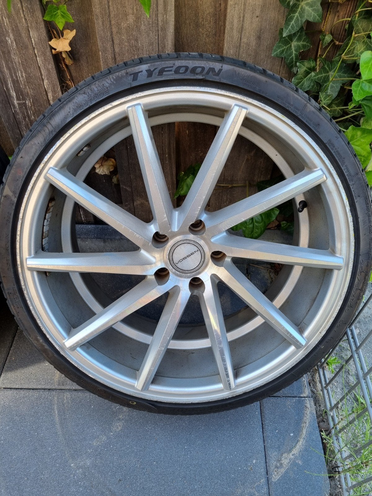 Vossen Replica Velgen met Tyfoon Zomerbanden - 20 inch, Ophalen, Gebruikt, 255 mm, Banden en Velgen