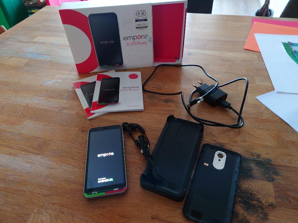 Senioren telefoon Emporia Supereasy – nieuw, Telecommunicatie, Mobiele telefoons | Overige merken, Ophalen, Nieuw, Klassiek of Candybar