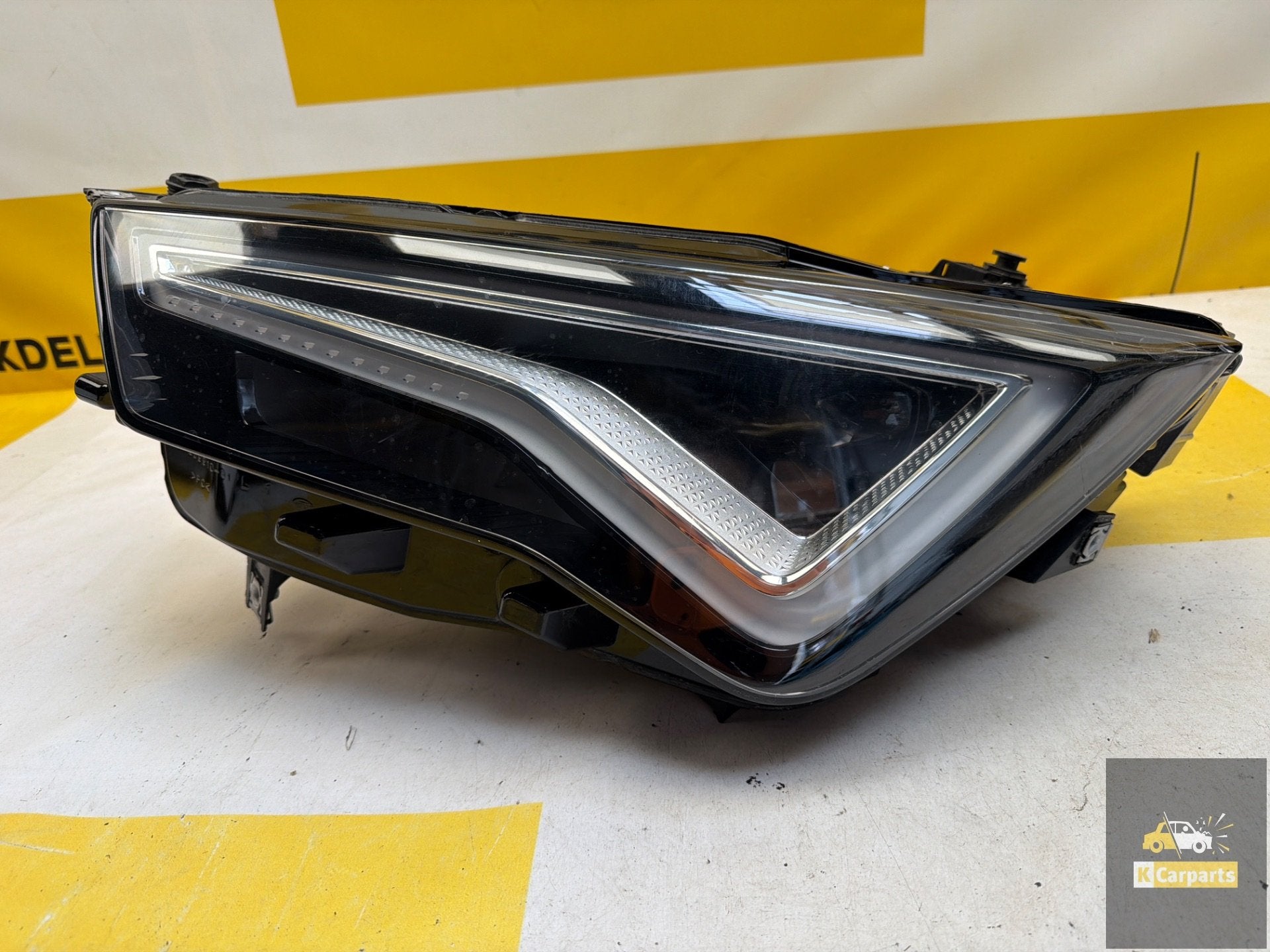 Koplamp Seat Ateca 575 Facelift Voll LED Links 576941031B, Gebruikt, Autovia A-2, Km 585 585
08760  Martorell, ES, Ophalen of Verzenden