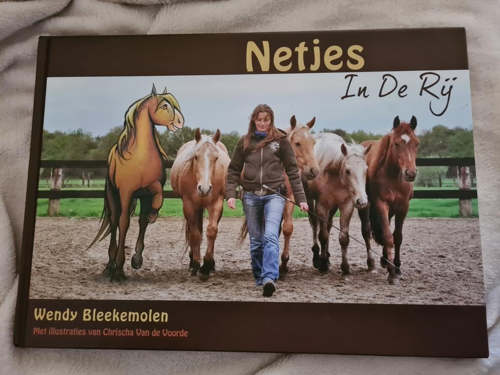 Netjes in de rij- Wendy Bleekemolen, Gelezen, Wendela Bleekemolen, Ophalen of Verzenden, Paarden of Pony's