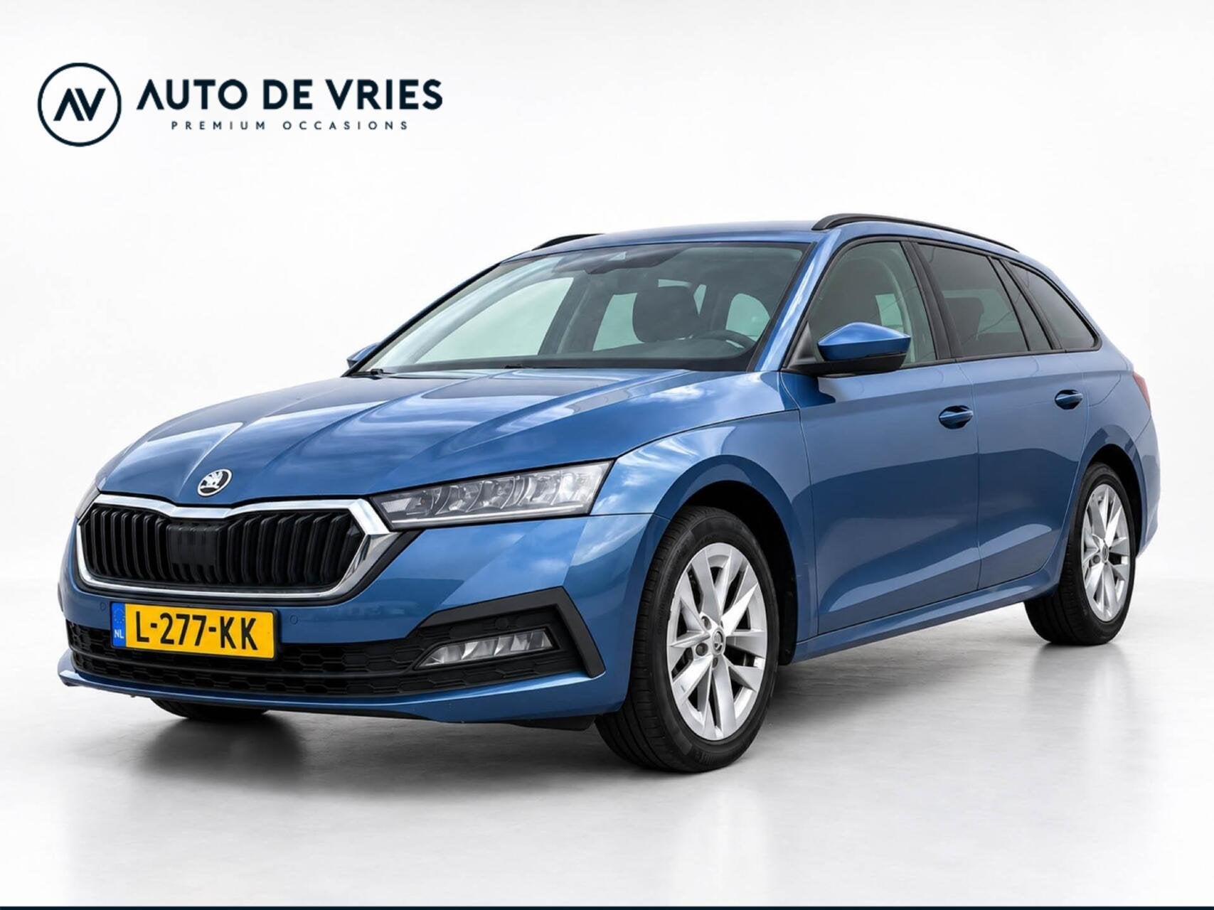 Skoda Octavia Combi 1.0 e-TSI DSG 110pk Business Edition | A, Auto's, Dealer onderhouden, Stof, Gebruikt, Automatische klimaatregeling