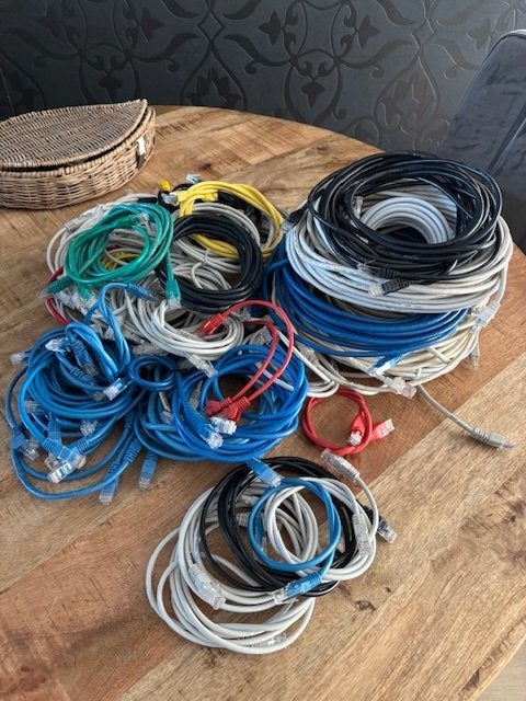 netwerkkabels Ethernet –  partij van 48 stuks, Computers en Software, Pc- en Netwerkkabels, Ophalen of Verzenden