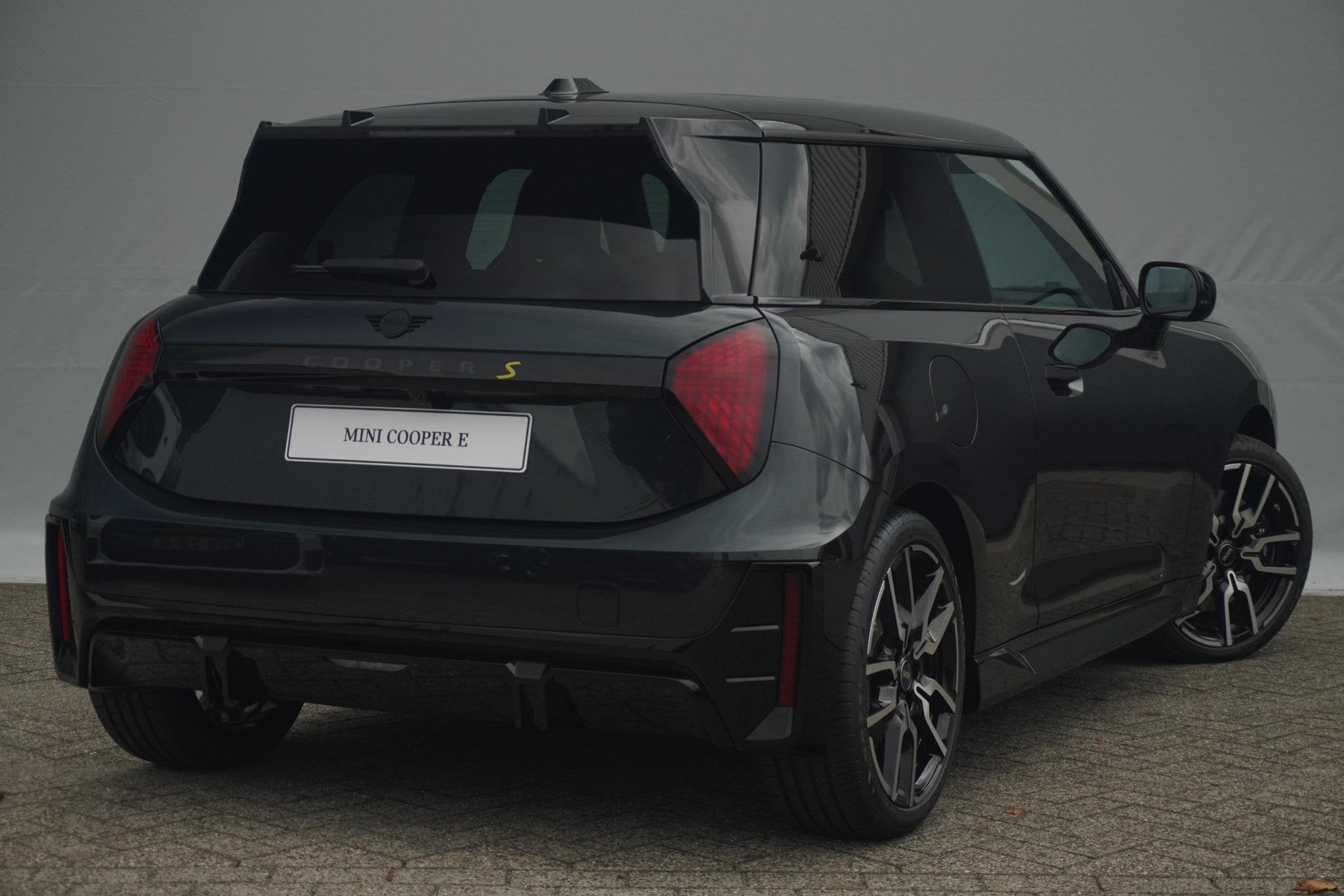 MINI 3-Deurs Cooper SE John Cooper Works Trim | Pakket M, Auto's, Zwart, 4 stoelen, Mini Electric, 218 pk