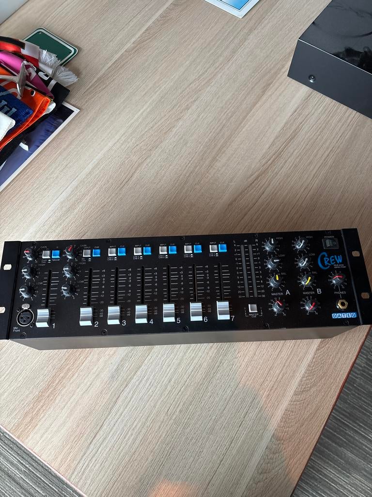 Crew Dateq Multi-zone Stereo Mixer - Professionele Mengtafel, Muziek en Instrumenten, Mengpanelen, Ophalen, Gebruikt, 5 tot 10 kanalen