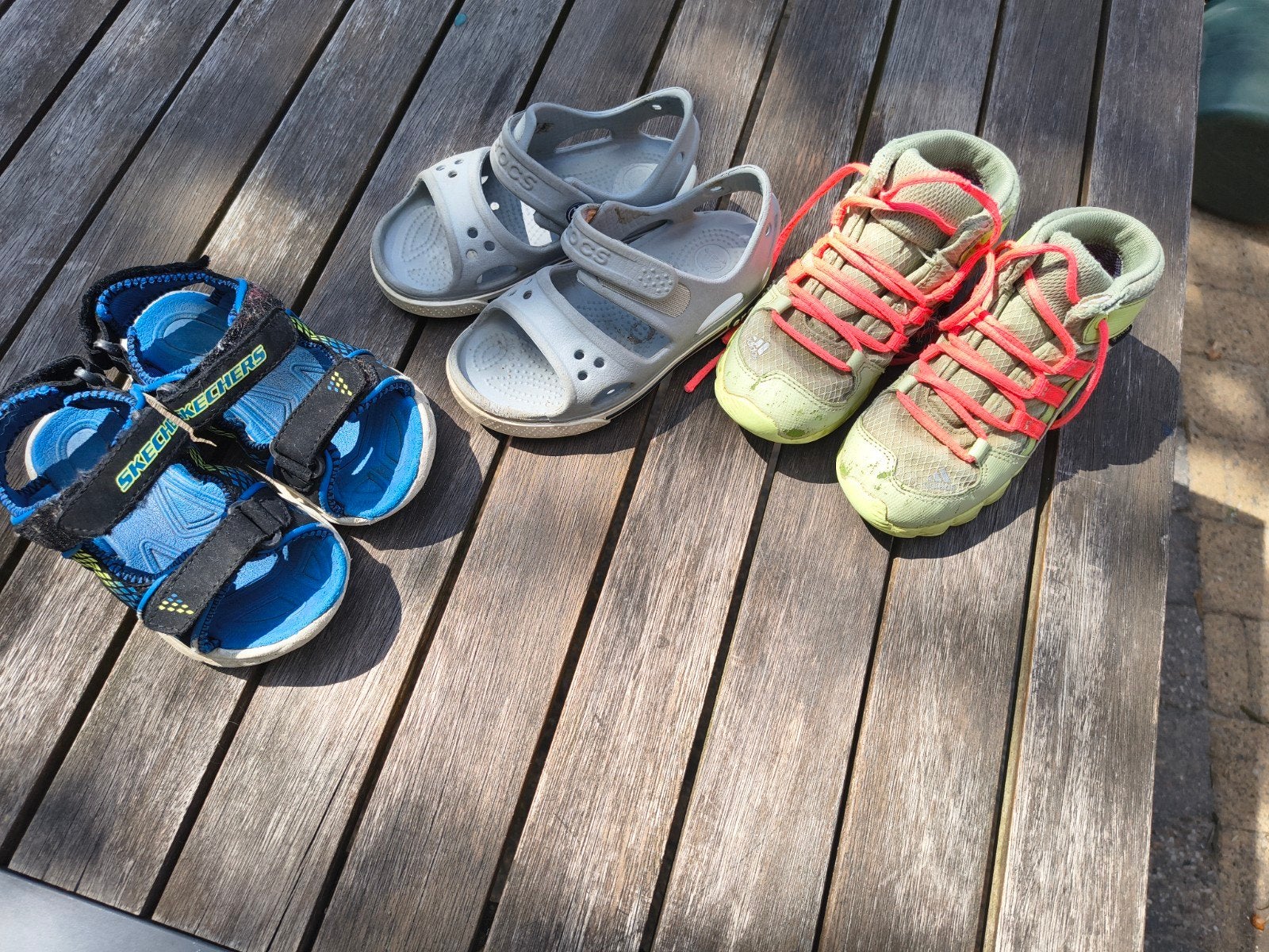 Jongens schoenen: sandalen Sketchers, Adidas, Crocs, Gebruikt, Sketchers, Adidas, Crocs, Schoenen, Ophalen of Verzenden