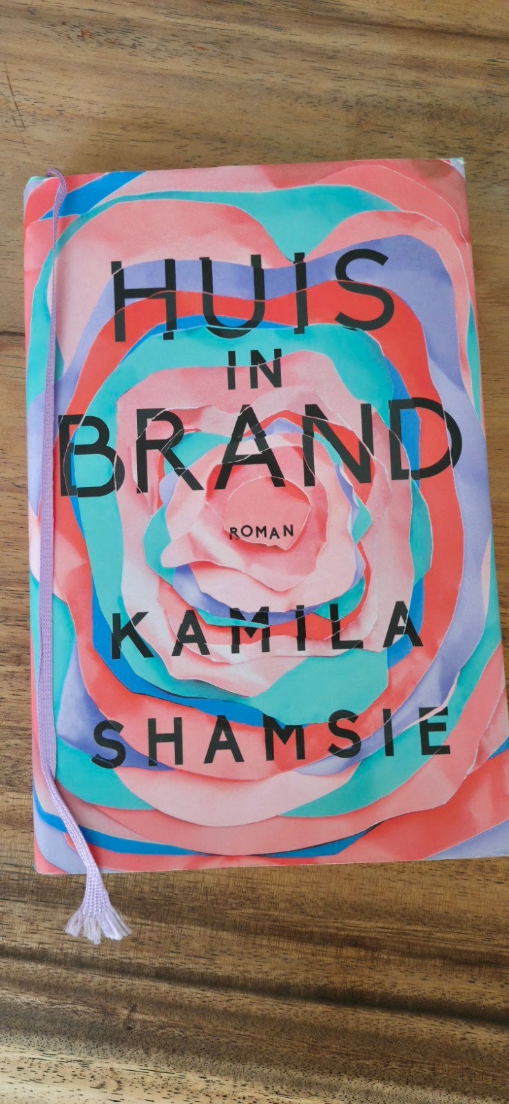 Huis in Brand - Kamila Shamsie (Roman), Boeken, Ophalen of Verzenden, Zo goed als nieuw, Kamila Shamsie, Nederland