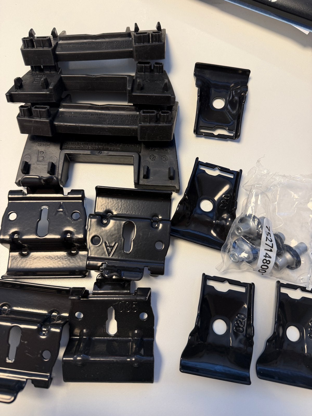 Thule kit 18 60 28 flushrail  nieuw!, Ophalen, Nieuw